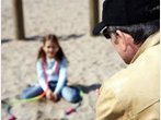 Exhibitionist lauert an Bushaltestelle in Fürstenfeldbruck Schulkindern auf