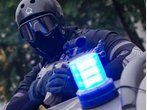 Mann verschanzt sich mit Armbrust in Wohnung