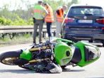 Tödlicher Unfall auf A 99: Motorradfahrer rast in Peugeot