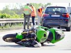 Tödlicher Unfall auf A 99: Motorradfahrer rast in Peugeot