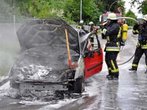 Auto in Fürstenfeldbruck in Flammen