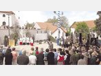 Der Dorfplatz „schafft Heimat und Identität“