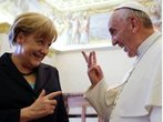 Fußball-Witz mit Bild von Papst Franziskus und Kanzlerin Angela Merkel