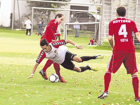 Abflug: &Uuml;nal Tosun steht in Kontakt mit Zweitliga-Absteiger Regensburg. Foto: Michalek