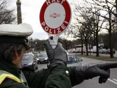 Verfolgungsjagd bei Coburg  auf der A73 - zwei Polizisten verletzt.
