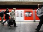 Polizist verletzt sich bei der Verfolgung eines Schwarzfahrers