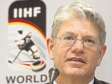 Demonstriert H&auml;rte: DEB-Generalsekret&auml;r Franz Reindl will die Zweitligisten zur&uuml;ck unter das Dach des DEB zwingen. foto: dpa