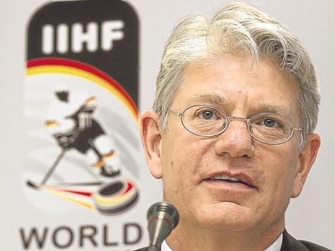 Demonstriert H&auml;rte: DEB-Generalsekret&auml;r Franz Reindl will die Zweitligisten zur&uuml;ck unter das Dach des DEB zwingen. foto: dpa