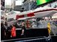 Star-Wars-Flieger aus Lego landet am Times Square