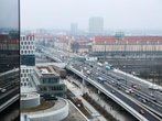 Reisebus fährt Radlerin an - schwer verletzt