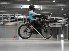 Fliegendes Fahrrad: tschechische Erfinder präsentieren