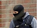 Maskierter überfällt Jugendlichem am S-Bahnhof