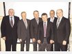 F&uuml;hren die Bank: (v. l.) Vorstandsvorsitzender Friedrich Reiser, mit den Aufsichtsr&auml;ten Ulrich Holnburger, Zeno Lohmaier und Georg Heilmeier, sowie den Vorstandskollegen Herbert Rott und Fritz Ziller. Foto: Zimmerer