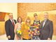 Er&ouml;ffnung einer besonderen Ausstellung (v.l.): Richard Beyer (Honorarkonsul von Angola), Rektorin Susanne Sieben-Pr&ouml;schl, Constanze Wagner, Lehrerin Christine Schmitt und B&uuml;rgermeister G&uuml;nter Heyland. tb-foto