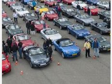 Mazda MX-5 holt sich neuen Weltrekord