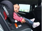 Autoschlüssel als Amüsement: Baby sperrt Mama in Tauberbischofsheim aus