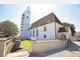 Verstummt: Die beiden ausrangierten Stahlguss-Glocken (l.) stehen derzeit neben der Hofheimer Kirche. foto: Kolb