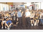 Lehmer schreibt, Schurer nickt