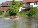 Mann stürzt bei Grafrath in Amper: Fieberhafte Suche nach Vermisstem