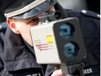 Tempo 180: Raser wollte "nur sein Auto trocknen"