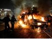 Proteste in Brasilien: Demonstranten legen Feuer und werfen mit Steinen Proteste in Brasilien: Demonstranten legen Feuer und werfen mit Steinen