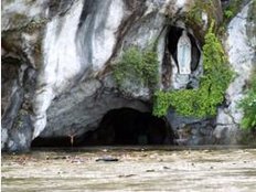 Flut: Wallfahrtsort Lourdes überschwemmt